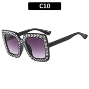 (C   Bright balck frame  gray  Lens )multcolor damond sunglass occdental style fashon Sunglasses retro trend