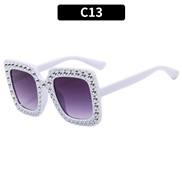 (C  while frame gray  Lens )multcolor damond sunglass occdental style fashon Sunglasses retro trend