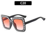 (C   Bright balck frame  red  Lens )multcolor damond sunglass occdental style fashon Sunglasses retro trend