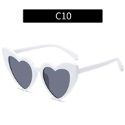 (C  while frame gray  Lens ) multcolor love sunglass  personalty Sunglasses occdental style sunglass