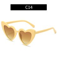 (C  frame  tea  Lens ) multcolor love sunglass  personalty Sunglasses occdental style sunglass