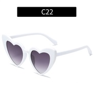 (C  while frame gray  Lens ) multcolor love sunglass  personalty Sunglasses occdental style sunglass