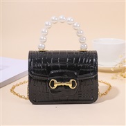 ( black)lady shoulder handbag woman fashion Pearl chain portable Mini samll bag   elly bag