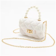 ( white)lady shoulder handbag woman fashion Pearl chain portable Mini  Jelly bag