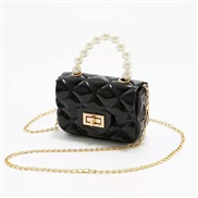 ( black)lady shoulder handbag woman fashion Pearl chain portable Mini  elly bag