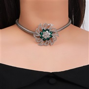 ( green)hollow flowers diamond clavicle chain Collar occidental style necklace