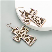 ( rice white) occidental style exaggerating Word Double surface print leopard earrings real leather retroins Earring