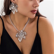 ( Silver 4626)occidental style exaggerating wind big flower necklace woman  samllins Metal textured hollow flowers