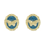 ( Gold)medium earring...