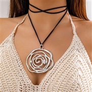 ( 1  Silver 6113)occidental style  rose twining chain  exaggerating retro big flowers necklace Collar woman