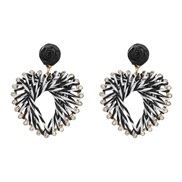 (black and white)autumn earrings heart-shaped Earring woman occidental style exaggerating Bohemian style