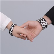 (MBZ  27bandian) occidental style fashion lovers bracelet leopard leather Rivet man woman