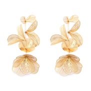 ( Gold)occidental style retro palace wind gold hollow three-dimensional petal Alloy flowers earrings Earring woman
