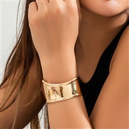( 2  Gold 22 8)occidental style  wind brief surface Irregular bangle woman  personality Metal geometryV