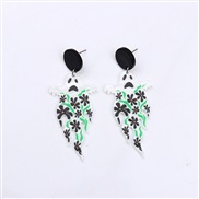 ( Black green Broken flowers ) ear stud earring fashion personality Acrylic skull flowers earrings woman
