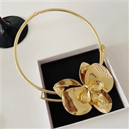 ( Gold)occidental style exaggerating personality Metal three-dimensional big flowers Collar wind temperament necklace w