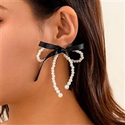 ( 1  White K+ Black / white 3116)occidental style sweet belt bow ear stud woman imitate Pearl crystal tasselearrings