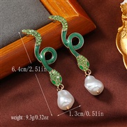 ( greenKCgold )brief fashion enamel resin earrings woman wealthy Alloy asymmetry color earring woman all-Purpose retro 