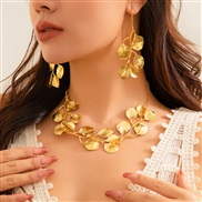 (Suit  gold  4925)occidental style textured Metal wind leaves tassel necklace fashion retro Collarecklace