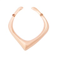 ( Gold)occidental style exaggeratingV Word surface Collar retro opening chain Alloy necklace