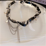 ( black necklace)pers...