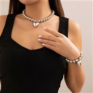 ( 2 E1 White KSuit )occidental style exaggerating Metal love beads necklace fashion imitate Pearl beads chain womaneckl