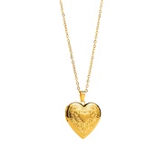 (love )stainless steel Peach heart Metal pendant chain  color retention personality fashion samll necklace