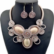 ( Rose Gold) exaggerating resin aluminum handmade necklace flowers clavicle chainnecklace