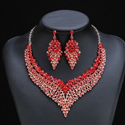 ( red)Alloy clavicle chain palace temperament occidental style retro exaggerating temperament crystal gem short necklac