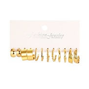(gold ) Metal earring...