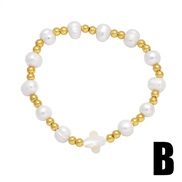 (B) Pearl love four clover bracelet samllins high retro windbra