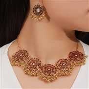 ( red)occidental style retro hollow Alloy flowers diamond fully-jewelled gem earrings necklace set exotic customs