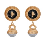 ( Gold)medium earring...