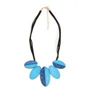 ( blue) blue brief Bohemia wind color necklace occidental style retro temperament handmade Acrylic clavicle chain