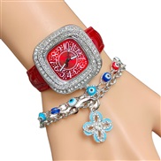 ( red+) clover Bracelets watch lady damond fashon quartz watch-face