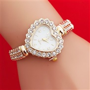 (Gold) fashon personalty damond lady watch heart-shaped Rhnestone fashon quartz Bracelets wrst-watches