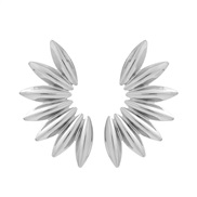 ( Silver)summer brief Alloy flowers earrings exaggerating occidental style ear stud lady trend Metal flowers