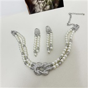 ( Silver)occidental style high Metal Pearl splice necklace Double row Ladies wind clavicle chain