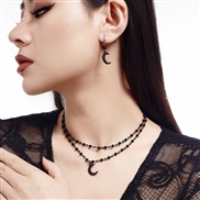 ( 4  black necklace+ ...