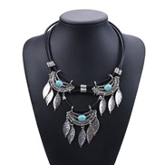 occidental style  retro Leaf tassel high-end sweater chain necklace