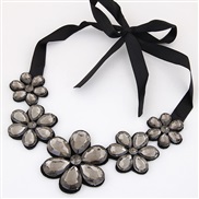 occidental style trend  all-Purpose Ladies temperament gem flowers gem temperament short style necklace