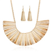 occidental style fashion  exaggerating geometry splice hollow necklace clavicle chain