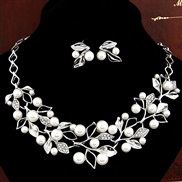   Metal flash diamond Pearl branches and leaves personality temperament necklace ear stud set