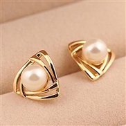 fine  Korean style fashion gold triangle Pearl personality ear stud