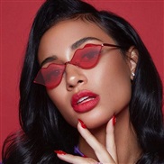 ( red  frame  red  Lens )occidental style personality samll sunglass  lady trend Metal Sunglasses fashion sungla