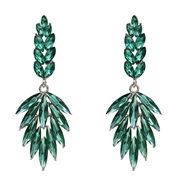( green)luxurious crystal earrings  occidental style same style earring  Street Snap fashion arring