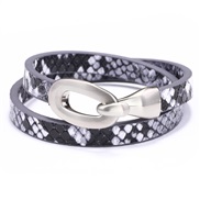 ( gray) lady bracelet Collar two trend Street Snap