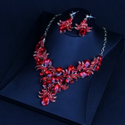 ( red)necklace woman personality three-dimensional flower crystal clavicle chain samll necklace