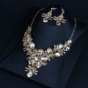 ( yellow)necklace woman personality three-dimensional flower crystal clavicle chain samll necklace
