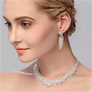 ( white)necklace woman clavicle chain occidental style Japan and Korea trend glass crystal necklace earrings set tempera